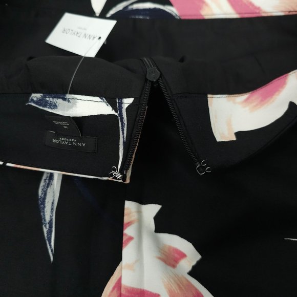 Ann Taylor Factory Floral Pencil Skirt Womens Sz 10 Black Pink Back Zip Slit NEW - Picture 8 of 16